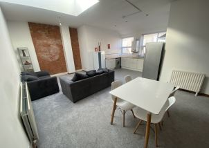 4 bedroom Furnished FlatApartment to Let