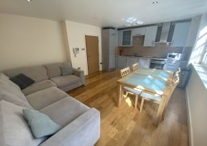 2 bedroom Furnished Apartment to Let