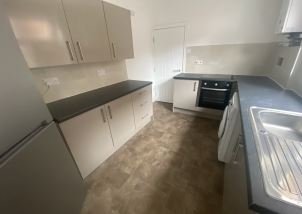 5 bedroom Furnished TerracedHouse to Let