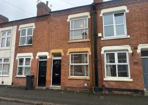 2 bedroom Furnished TerracedHouse to Let